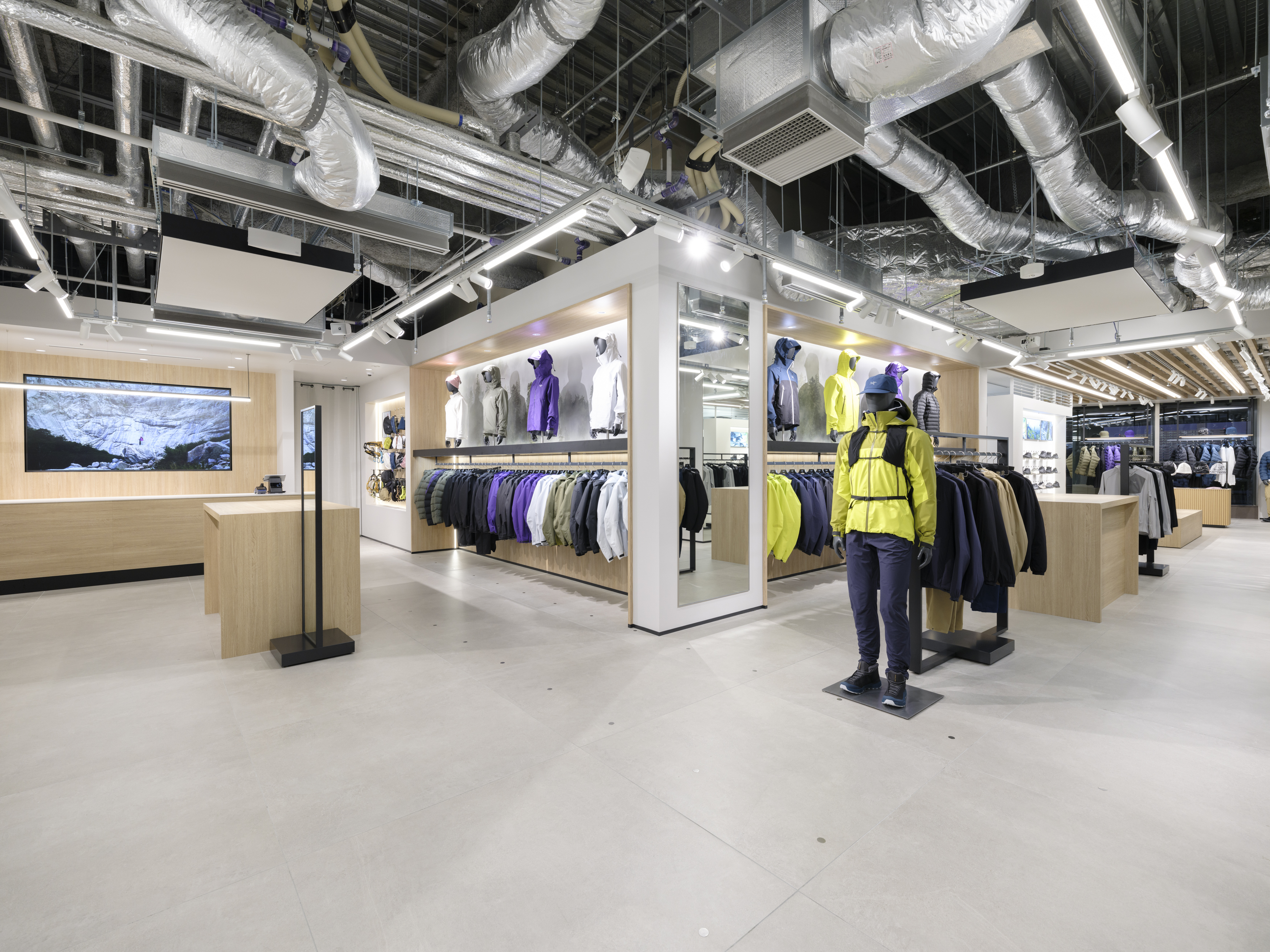 Images ARC'TERYX アークテリクス ニュウマン高輪ブランドストア