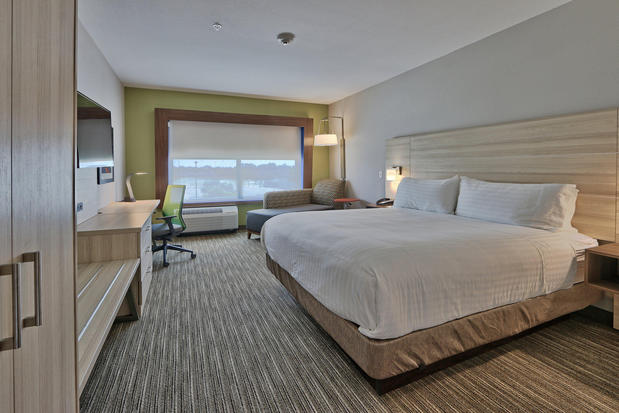 Images Holiday Inn Express & Suites Roswell, an IHG Hotel