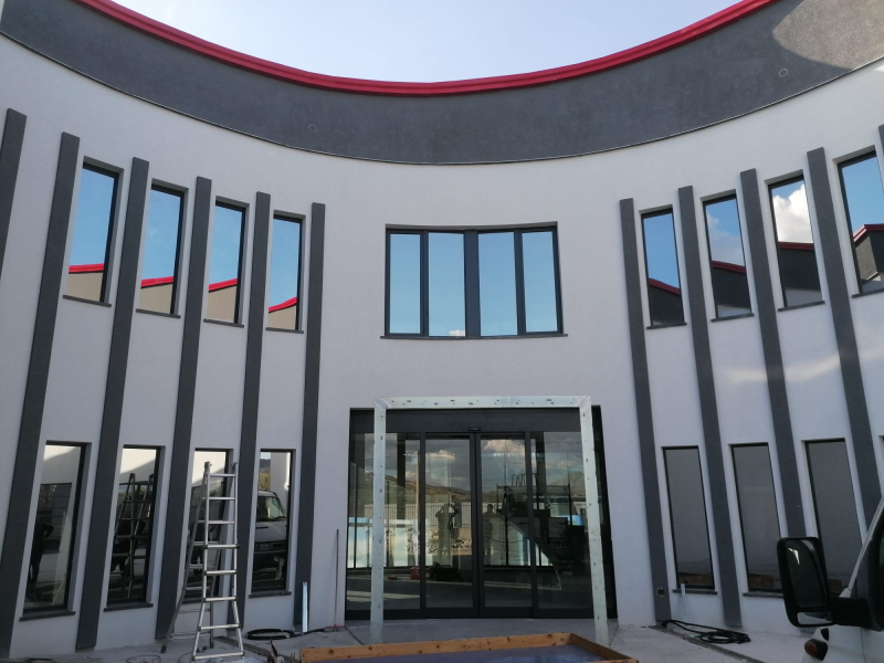 Images In.Vet.  Produzione Infissi e Vetri