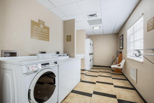 Images Candlewood Suites Virginia Beach Town Center by IHG