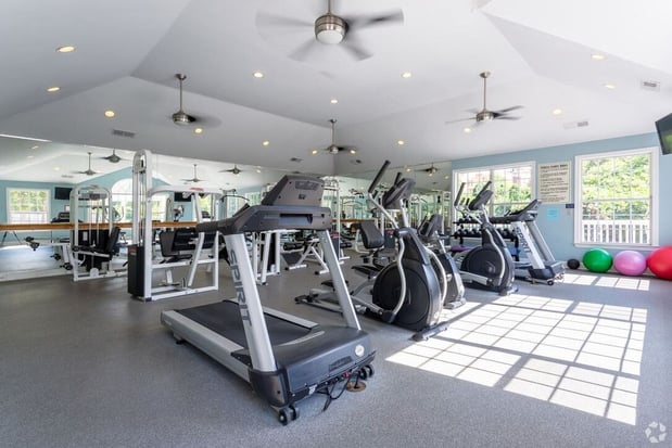 Images Lakeshore Crossing Apartment Homes