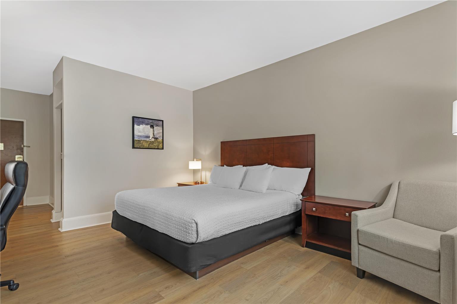 ADA King Bedroom with Roll-In-Shower