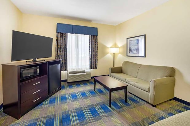 Images Best Western Plus Pratt