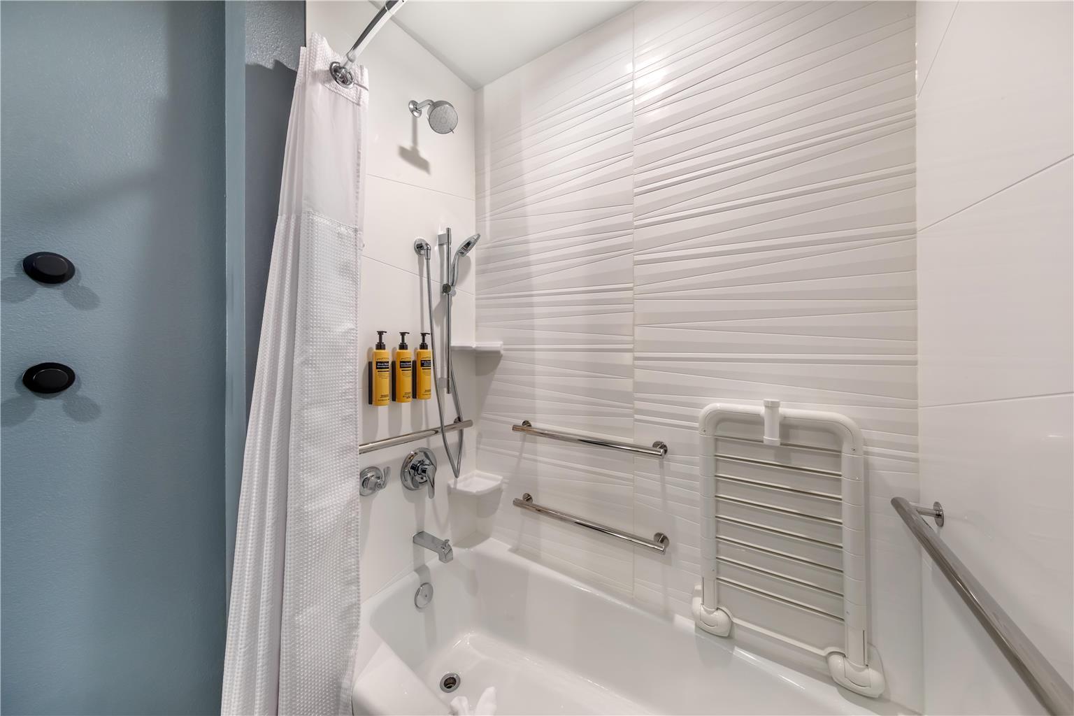 Double Queen Bathroom