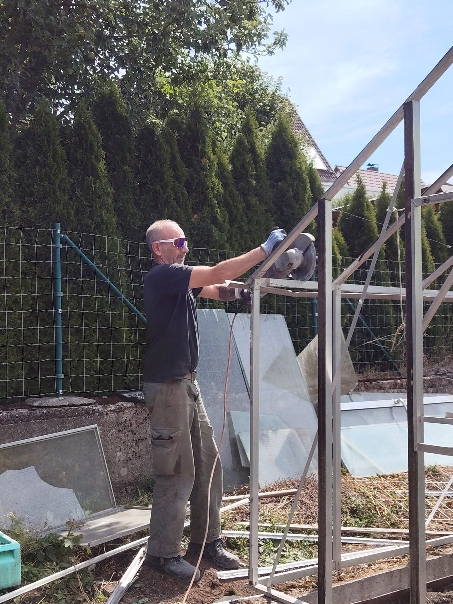 Bilder HDS Hausmeisterservice Entrümpelung Baumfällung Entkernung Demontage Altmetall-Entsorgung