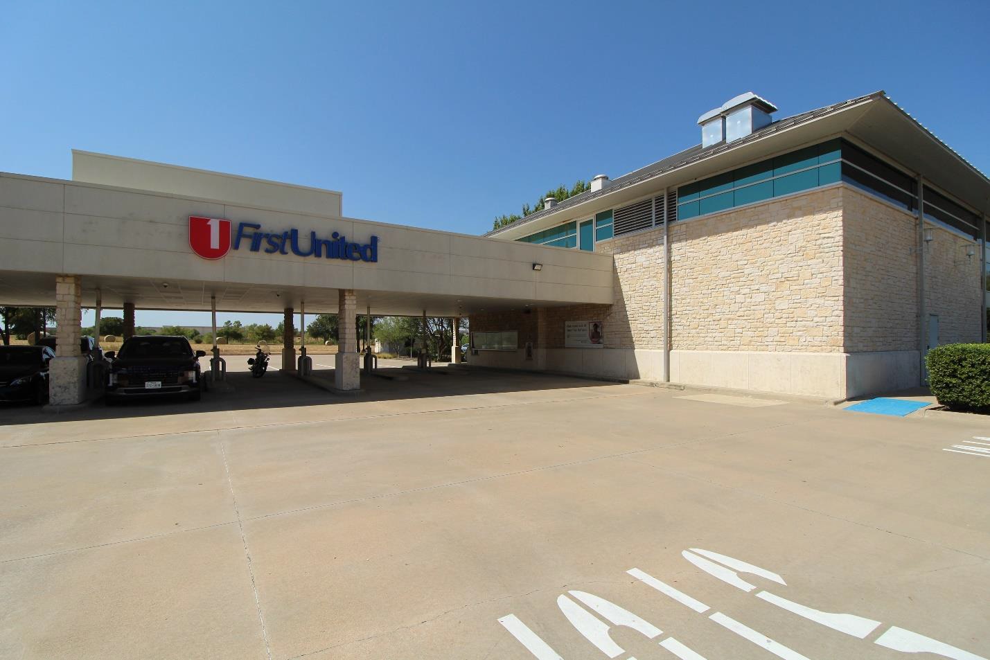 First United Bank - Frisco Preston - exterior teller drive thru