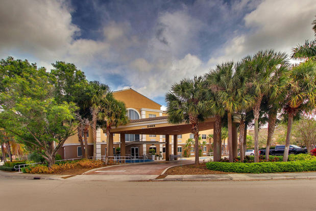 Images Holiday Inn Express West Palm Beach Metrocentre by IHG