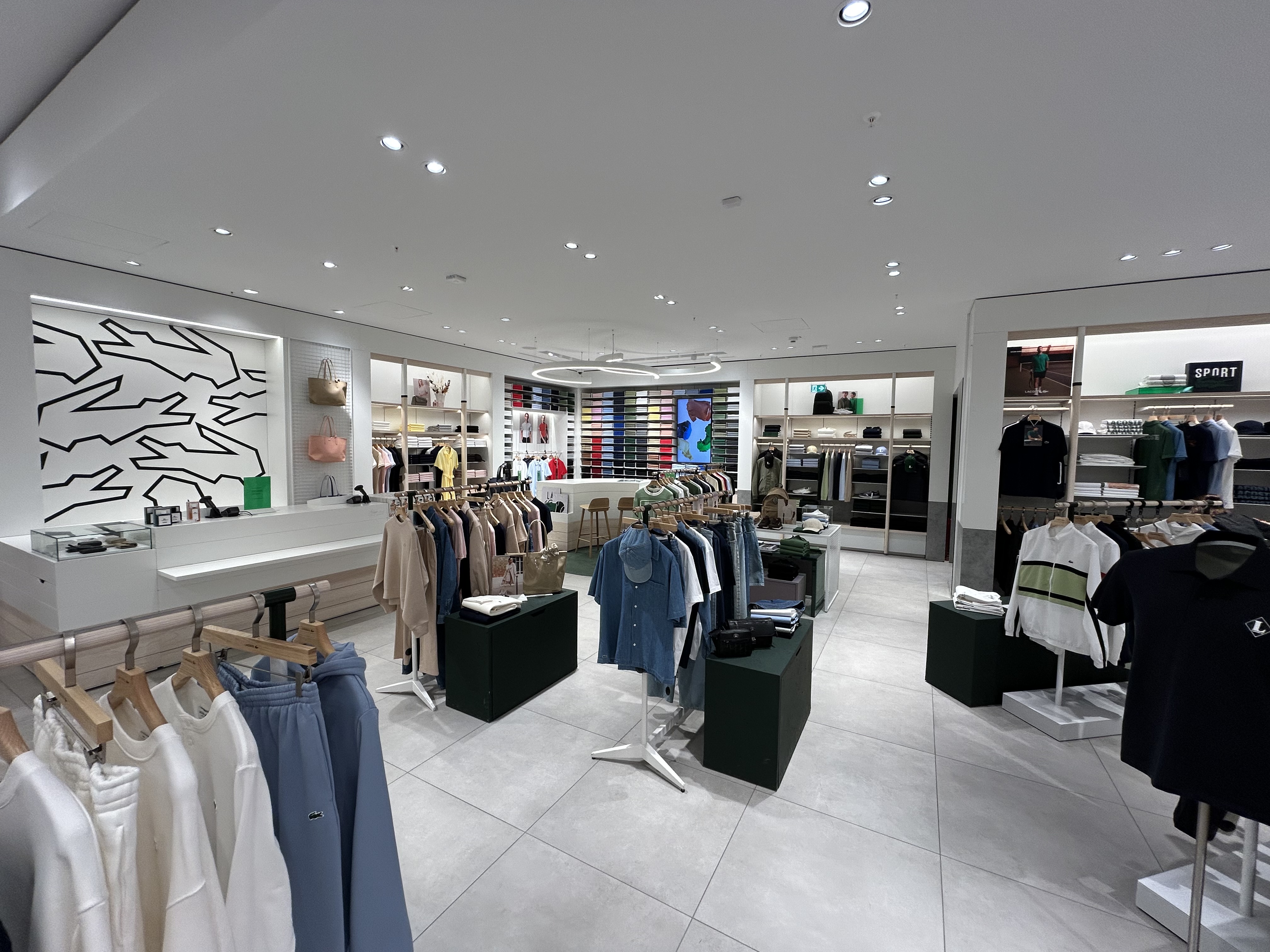 Lacoste Hamburg Überseequartier, Lacoste Hamburg Überseequartier in Hamburg