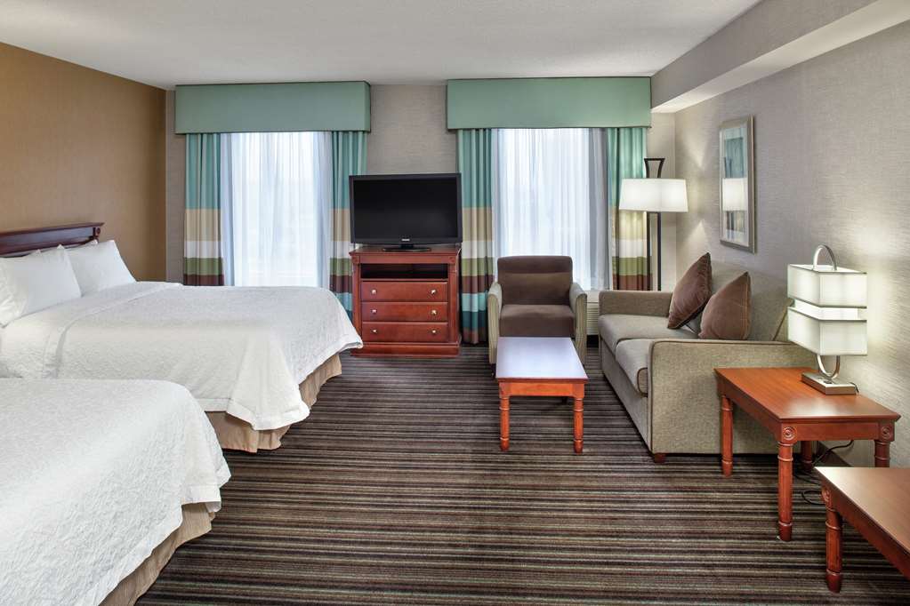 Images Hampton Inn & Suites by Hilton Toronto Airport