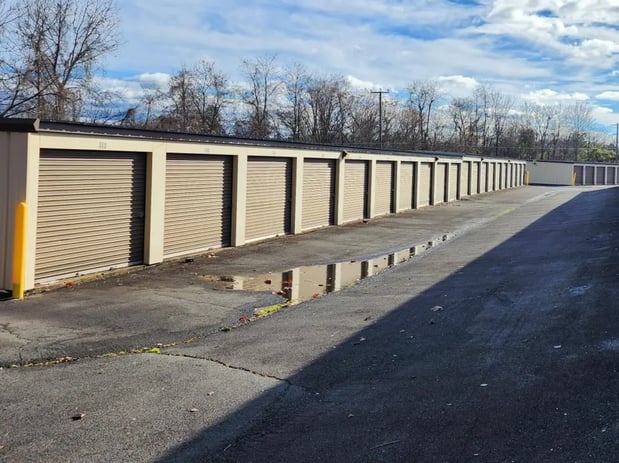 Images Storage Wise of New Baltimore II