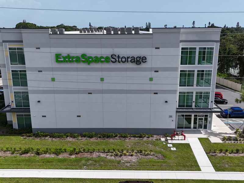 Images Extra Space Storage