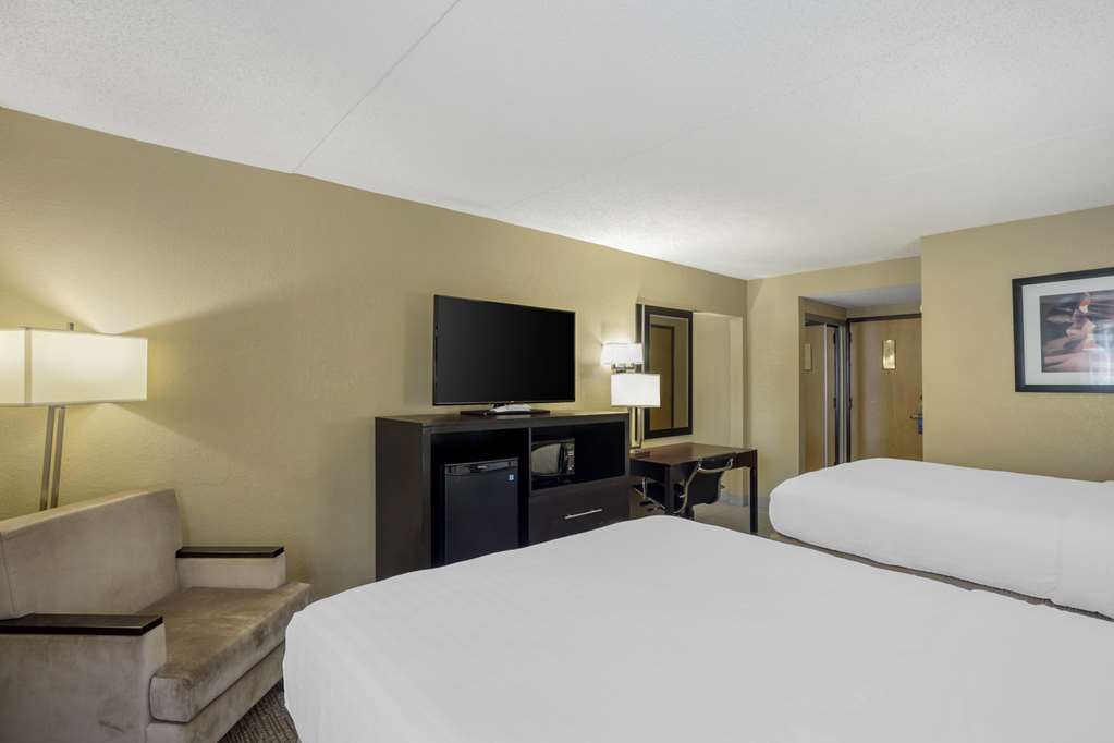 2 Queen Beds