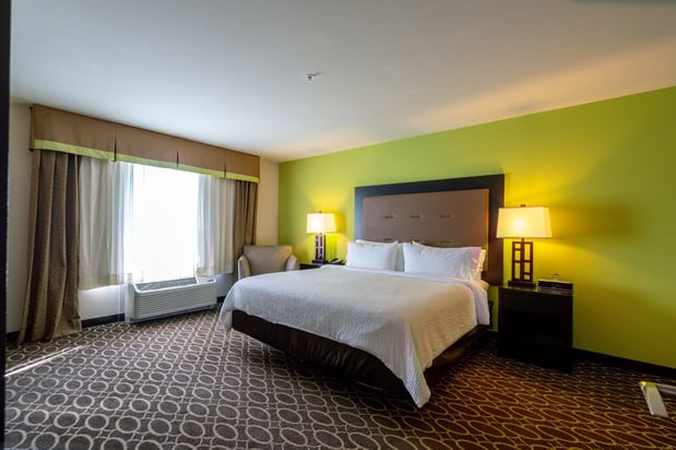 Images Holiday Inn Murfreesboro by IHG