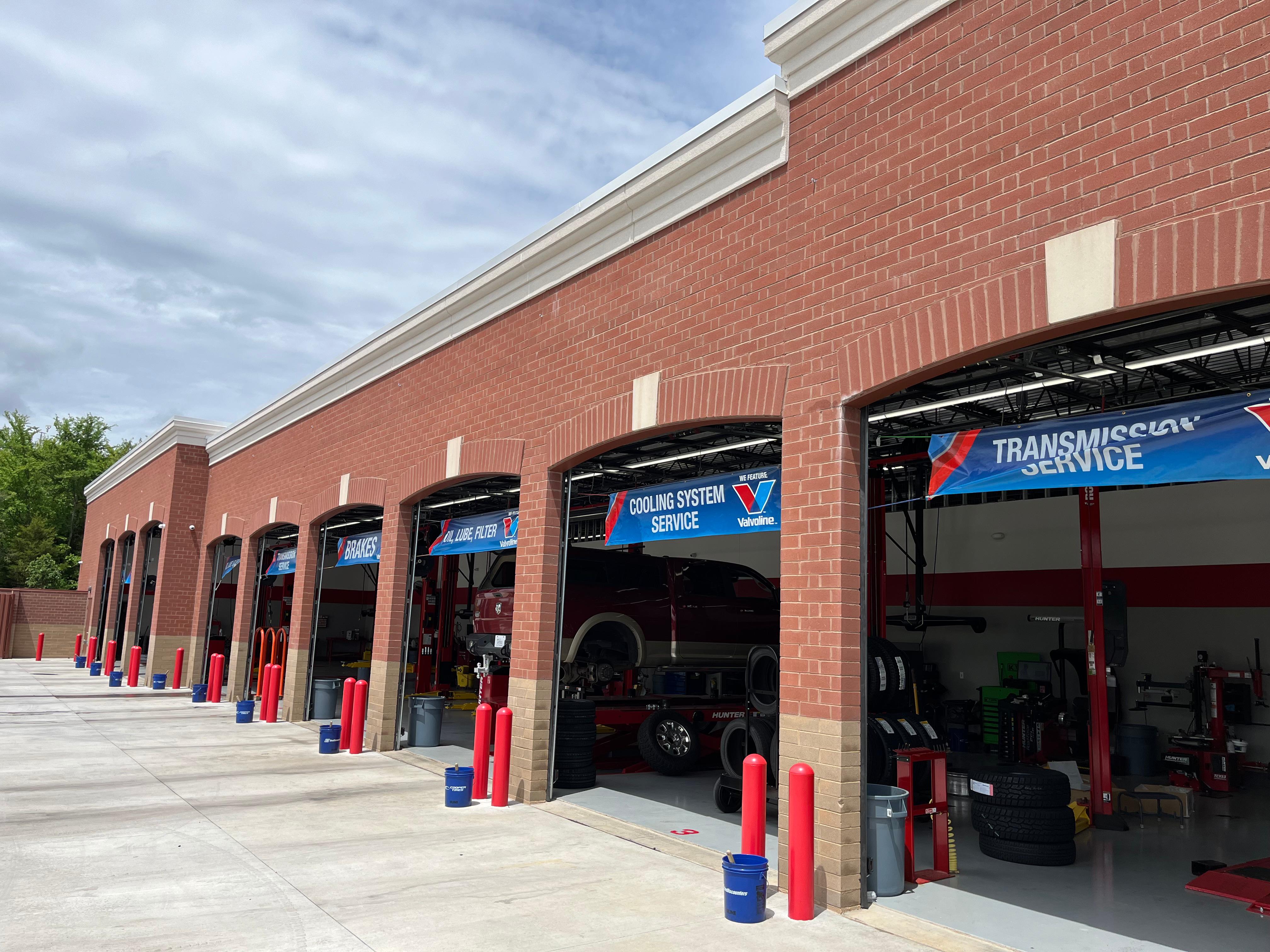 Tire Discounters on 910 Vintage Alcoa Way in Alcoa