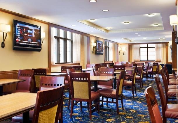 Center City Philadelphia Hotel - Residence Inn by Marriott Philadelphia Center City - Dining Area