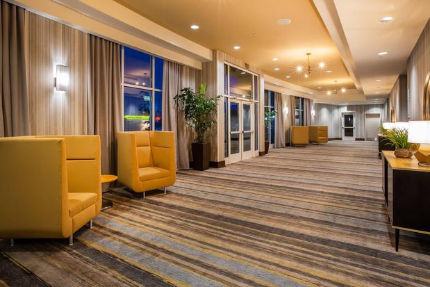 Images Holiday Inn Gulfport-Airport by IHG
