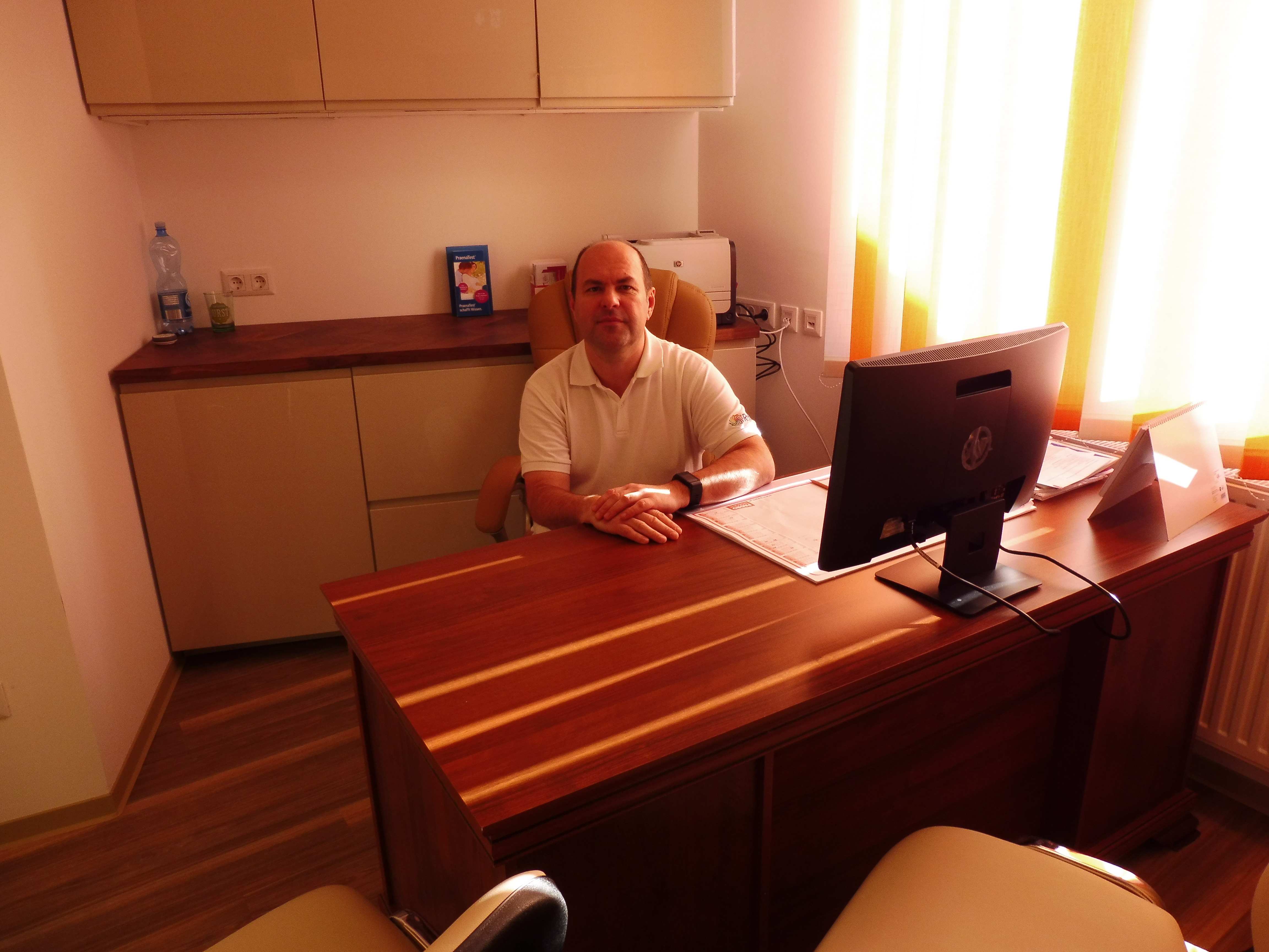 Dr. Peter Eszlari, Rathausplatz 8 in Herzogenburg