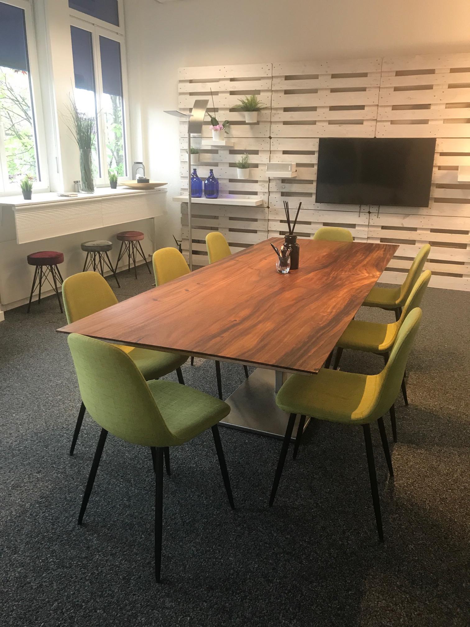 MisterGadget GmbH, Lütisämetstrasse 107 in Meilen