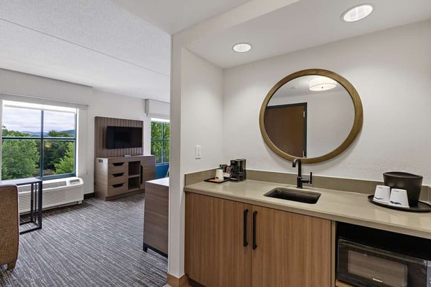 Images Hampton Inn & Suites Lake George