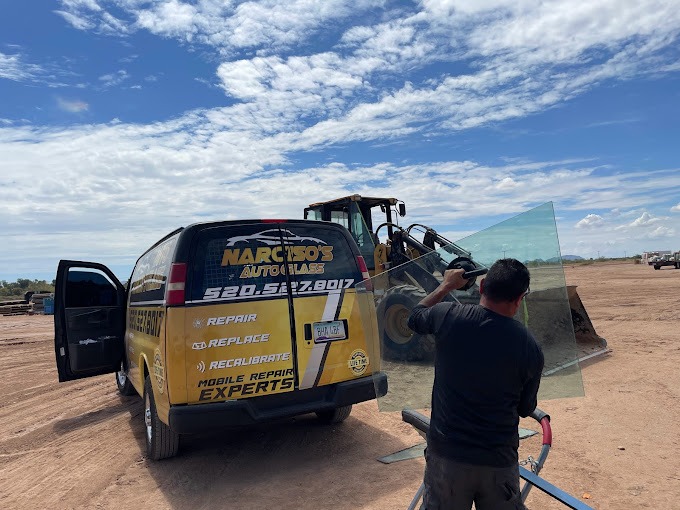 Cracked windshield? We’ve got you covered. From rock chip repair to full windshield replacement, we handle it all with quality parts, expert care, and mobile convenience.
