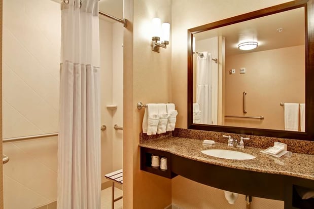 Images Hilton Garden Inn Woodbridge