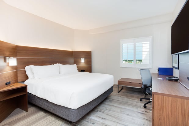 Images Holiday Inn Express & Suites Panama City Beach - Beachfront by IHG