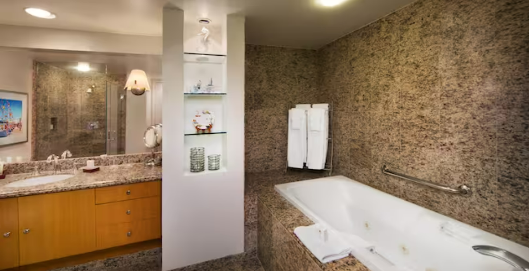 Disney's Paradise Pier Hotel Dana Point Suite 1-3 Bedroom Bathroom with Soaking Tub