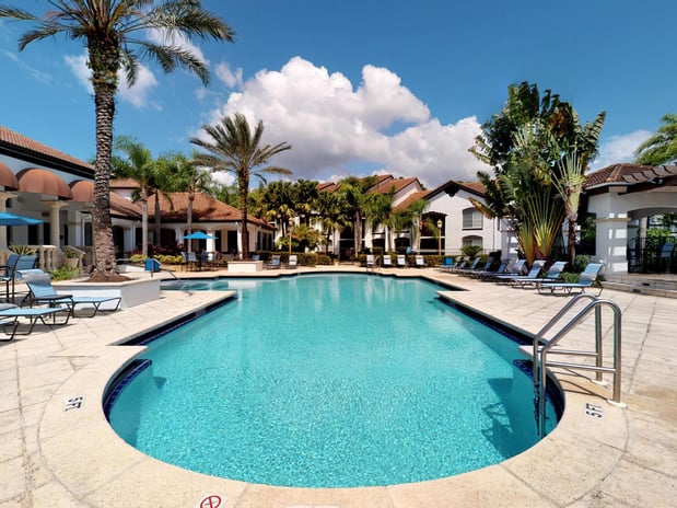 Images Advenir at Aventine