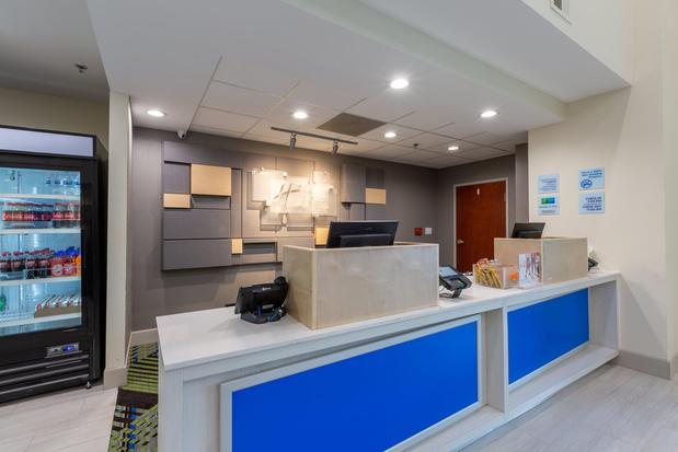 Images Holiday Inn Express & Suites Arlington North – Stadium Area by IHG
