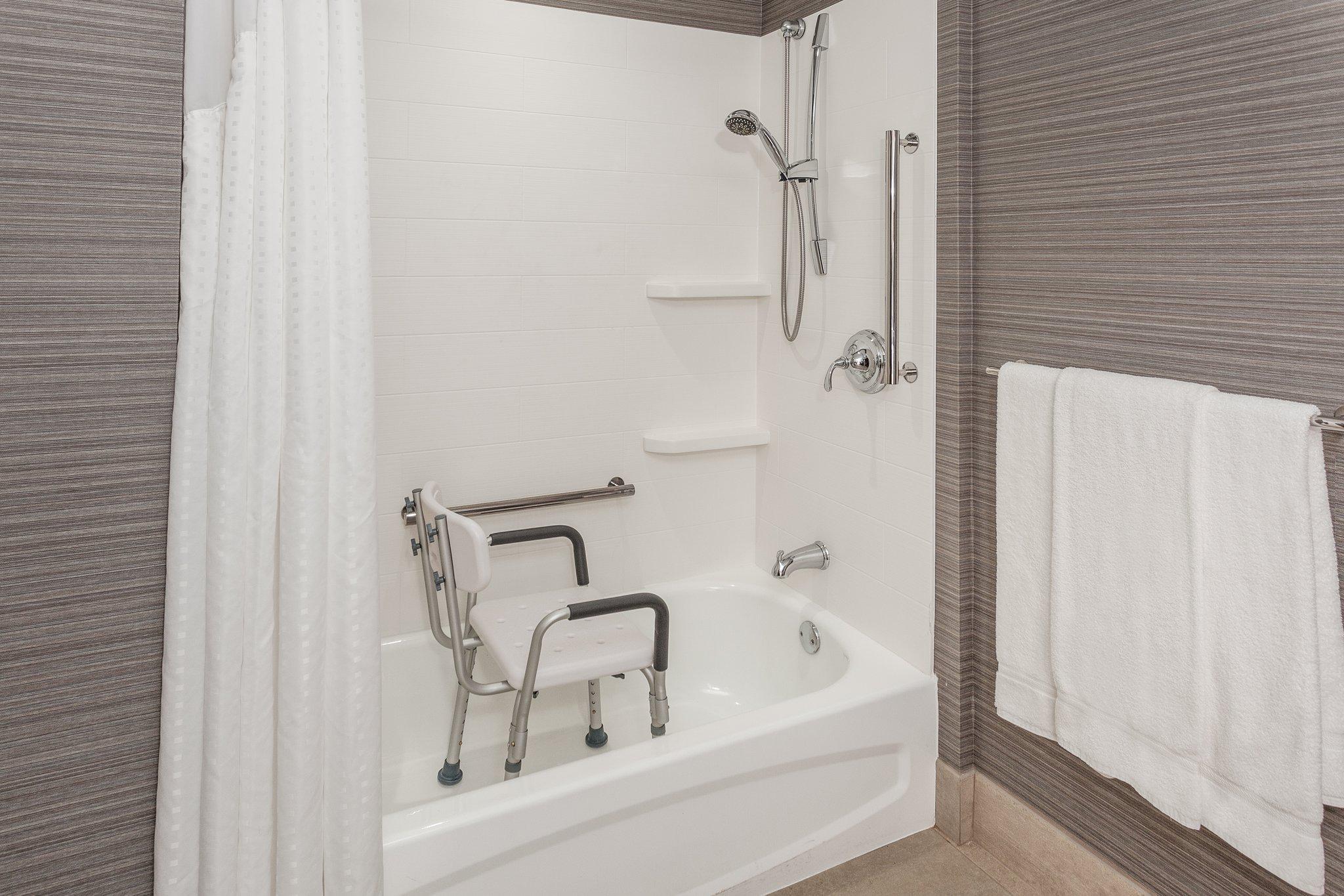 Holiday Inn Express & Suites Riverhead - Long Island by IHG Image