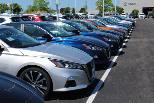 Images Russ Darrow Nissan of Milwaukee Service Center