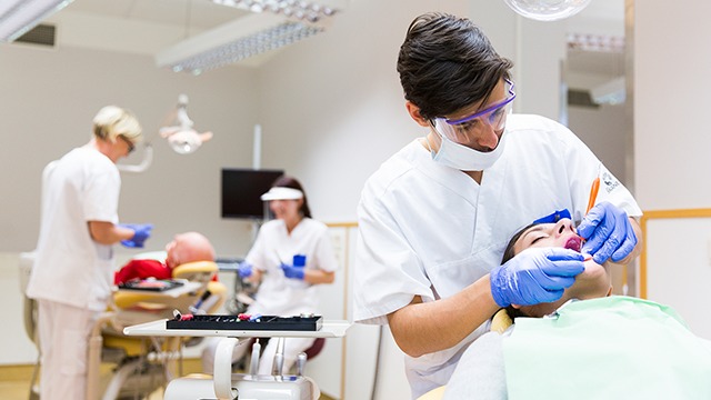 Images Patientmottagning på Tandhygienistutbildningen