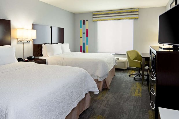 Images Hampton Inn & Suites Bakersfield/Hwy 58, CA