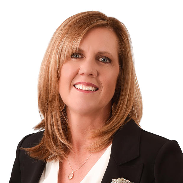 Images Gillian Hanus, REALTOR | Nebraska Realty