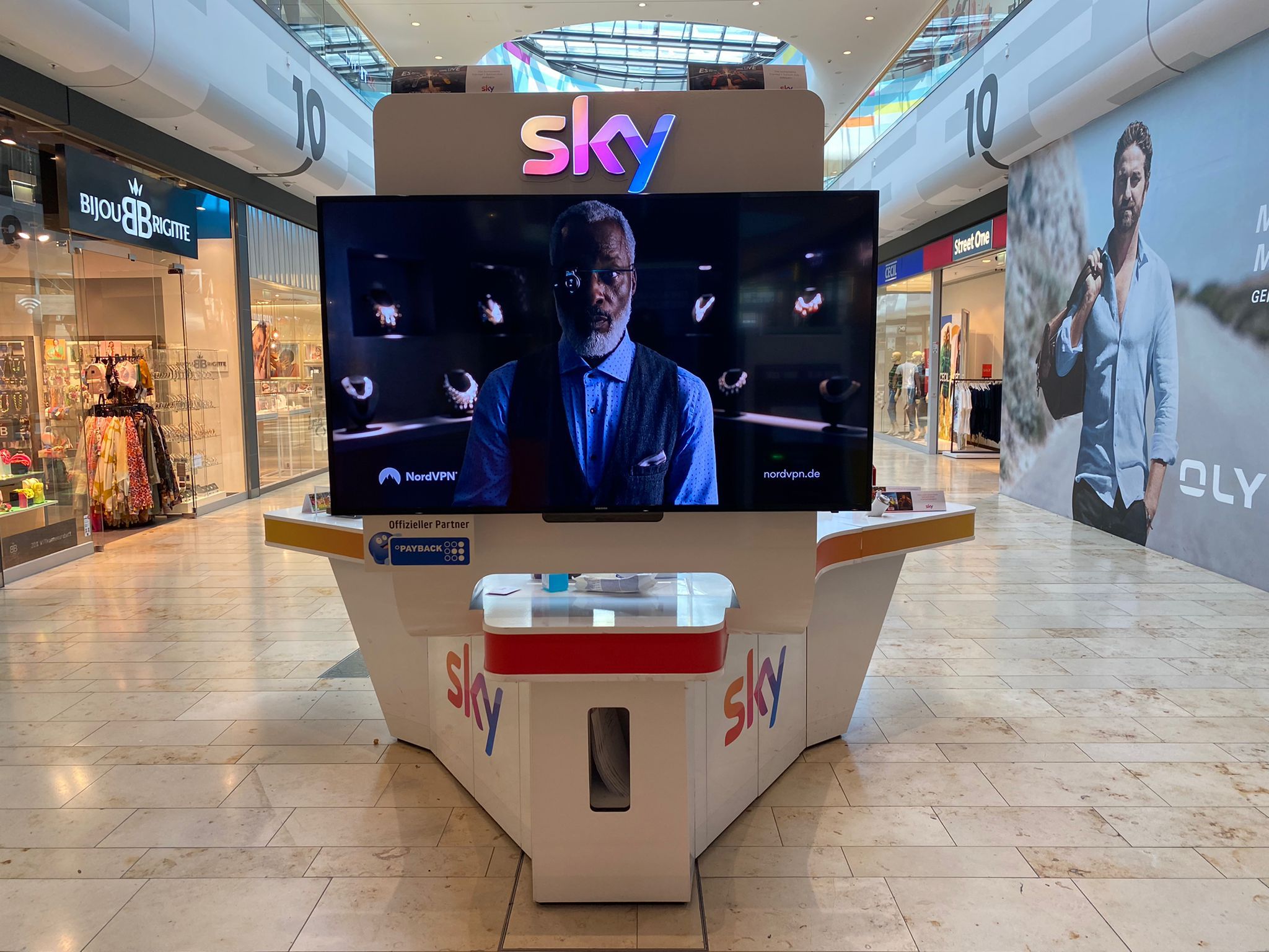 Sky Shop, Im Zollhof 4 in Ludwigshafen