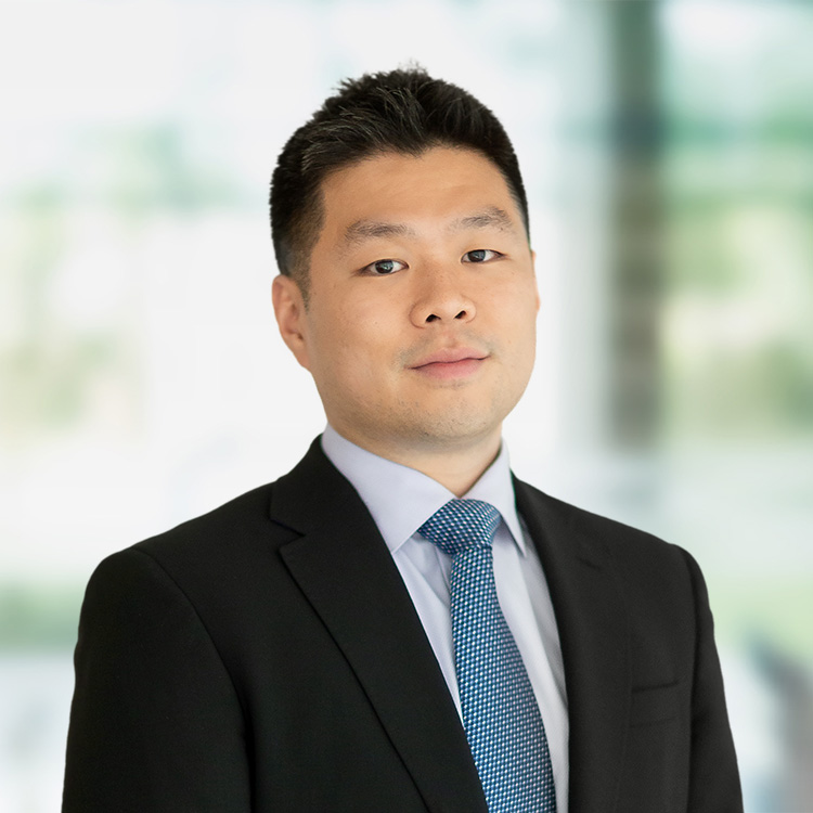 Headshot of Andrew K. Han, a wealth advisor at Chase