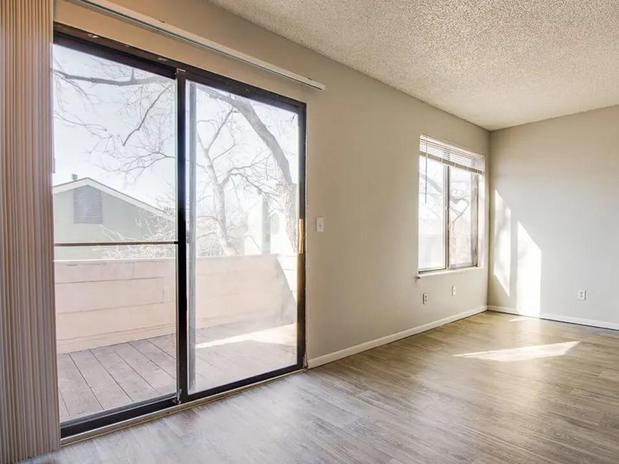 Images Meadow Lark Apartments