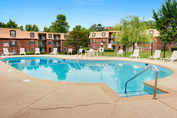 Images Lemans At Lawndale