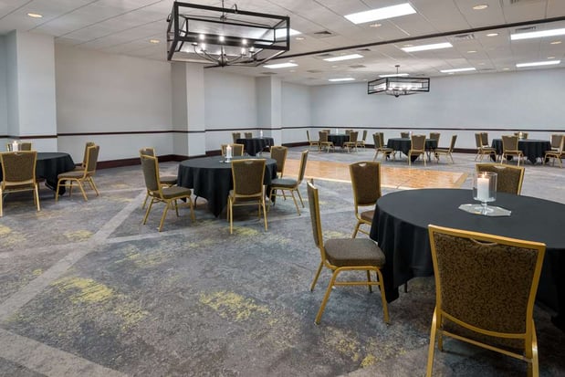 Images Embassy Suites by Hilton Dallas Park Central Area