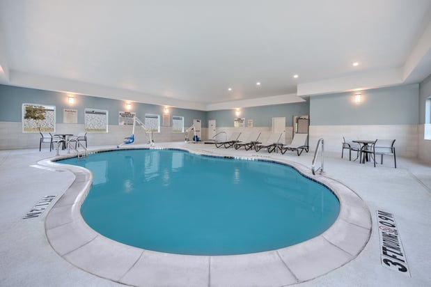 Images Holiday Inn Express & Suites Dallas W - I-30 Cockrell Hill by IHG