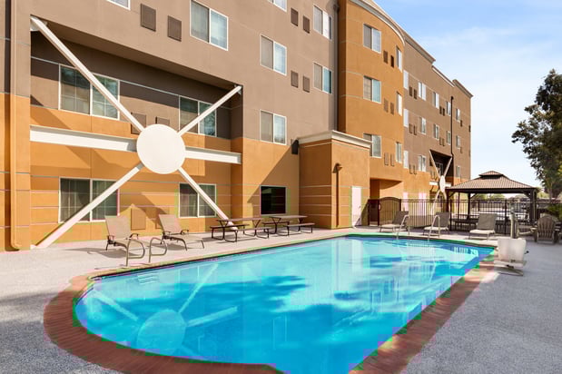 Images Holiday Inn Express & Suites Bakersfield Central by IHG