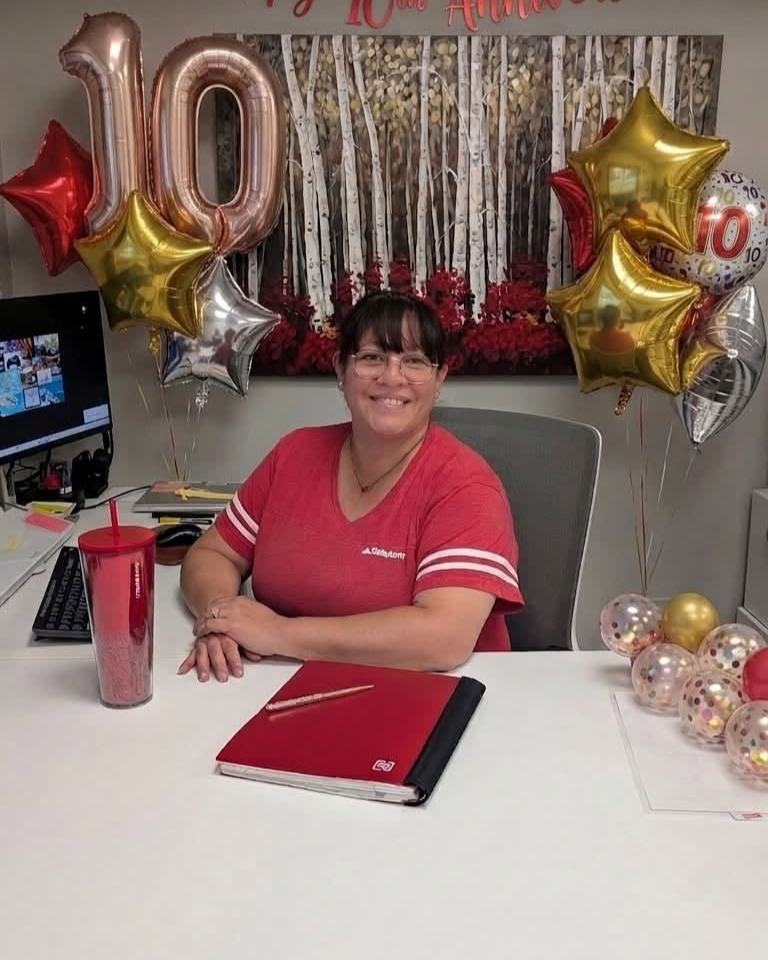 Help us wish Lisa happy 10 year work anniversary!!
