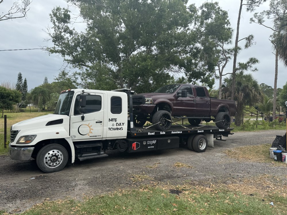If you're searching for dependable towing near you, Nite & Day Towing Service is ready to assist. I am dedicated to providing quick and efficient service, ensuring that your vehicle is transported safely and securely. No matter the situation, Nite & Day Towing Service is just a call away to offer professional towing whenever you need it.
