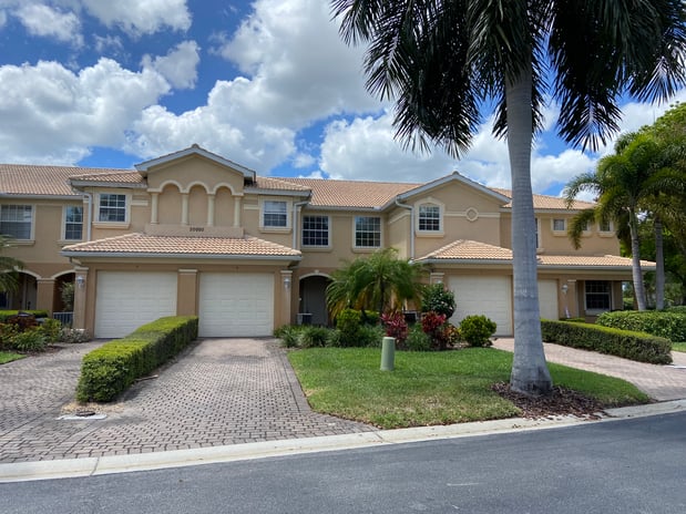 Images Gina Lamouth, SWFL Realtor