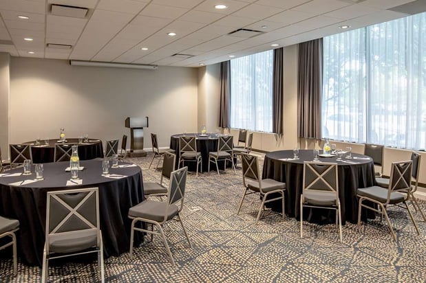 Images DoubleTree by Hilton Hotel Chicago - North Shore Conference Center