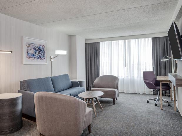 Images Crowne Plaza Indianapolis-Airport, an IHG Hotel