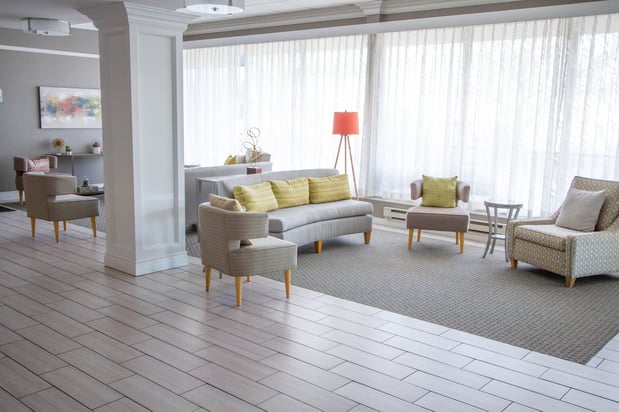 Images Holiday Inn Blmgtn Arpt South - Mall Area by IHG