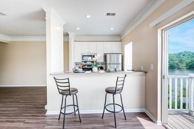 Images The Waterfront Apartments & Townhomes