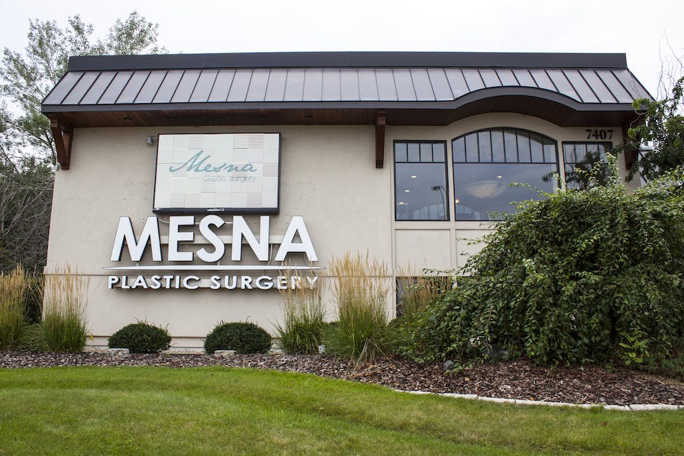 Exterior of Mesna Plastic Surgery & Aesthetic Center | Minneapolis, MN