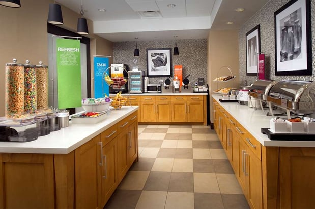Images Hampton Inn & Suites Falls Church